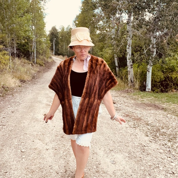 Vintage 1940’s Mink Shawl/ Goldstein's Furs Birmingham Alabama Wrap - Picture 3 of 8